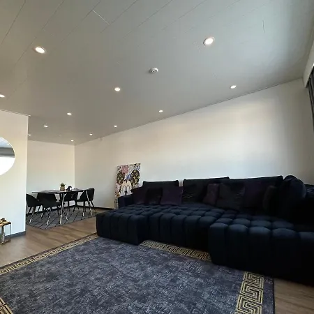 Spectacular River View - Downtown Apartment *